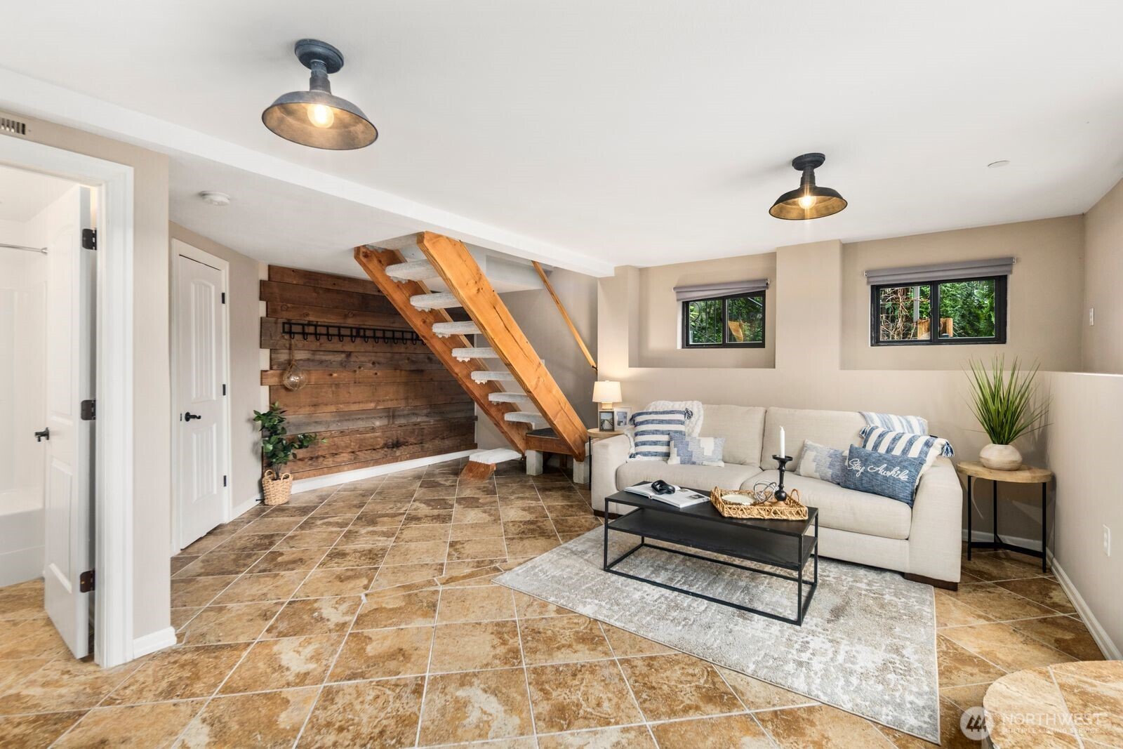 4013 E Lake Sammamish Shore Lane , Sammamish, WA 98075