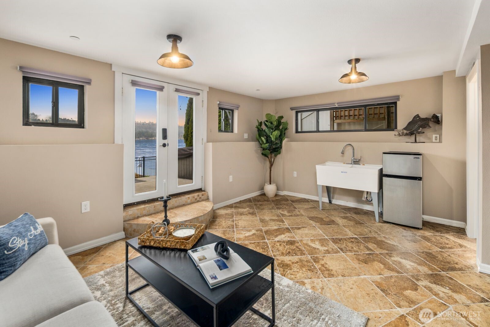 4013 E Lake Sammamish Shore Lane , Sammamish, WA 98075