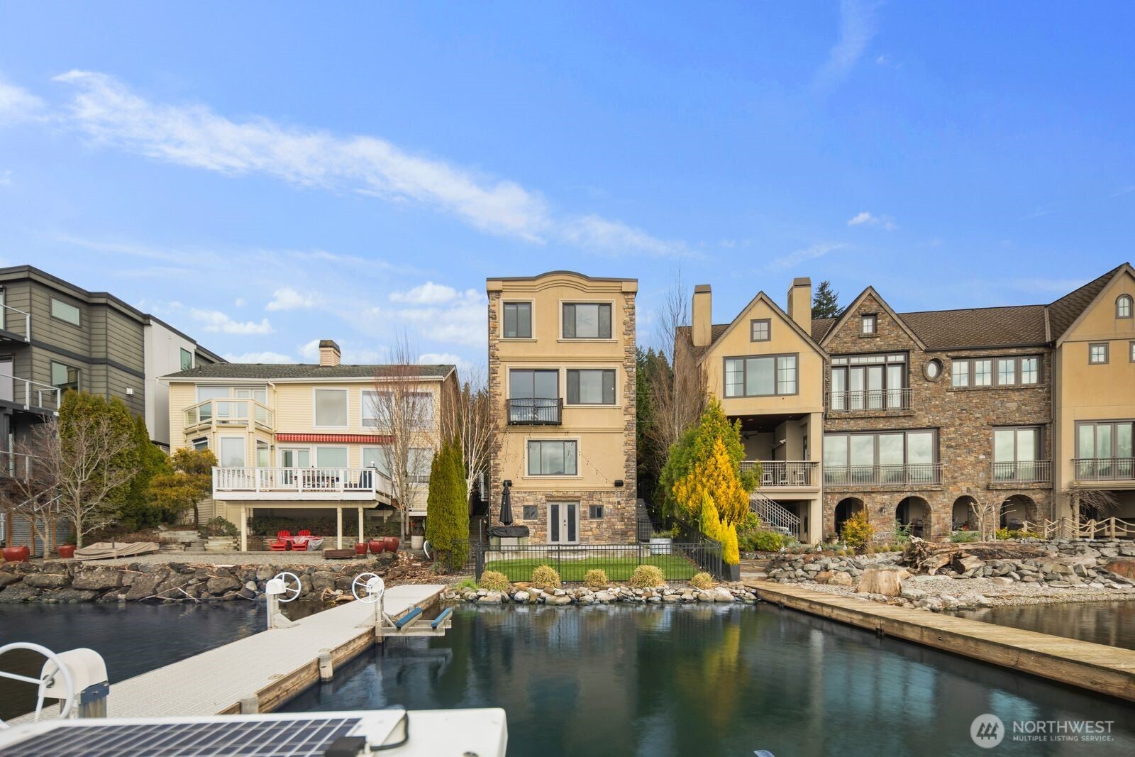 4013 E Lake Sammamish Shore Lane , Sammamish, WA 98075