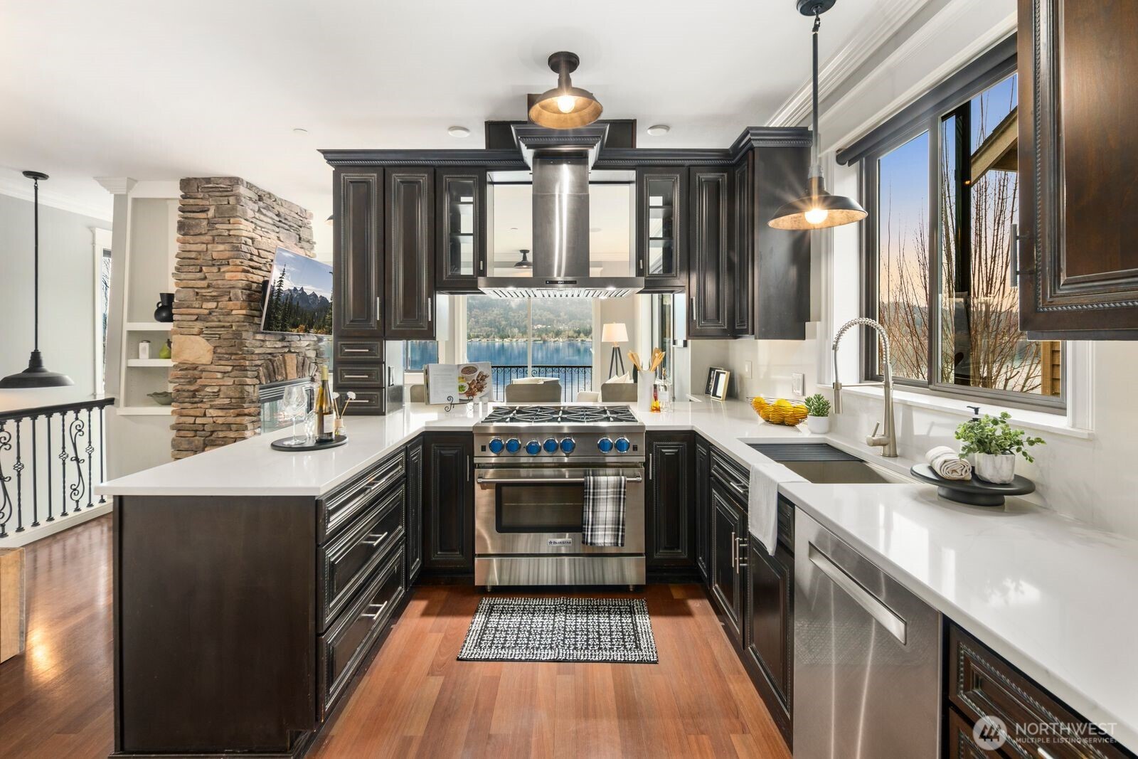 4013 E Lake Sammamish Shore Lane , Sammamish, WA 98075