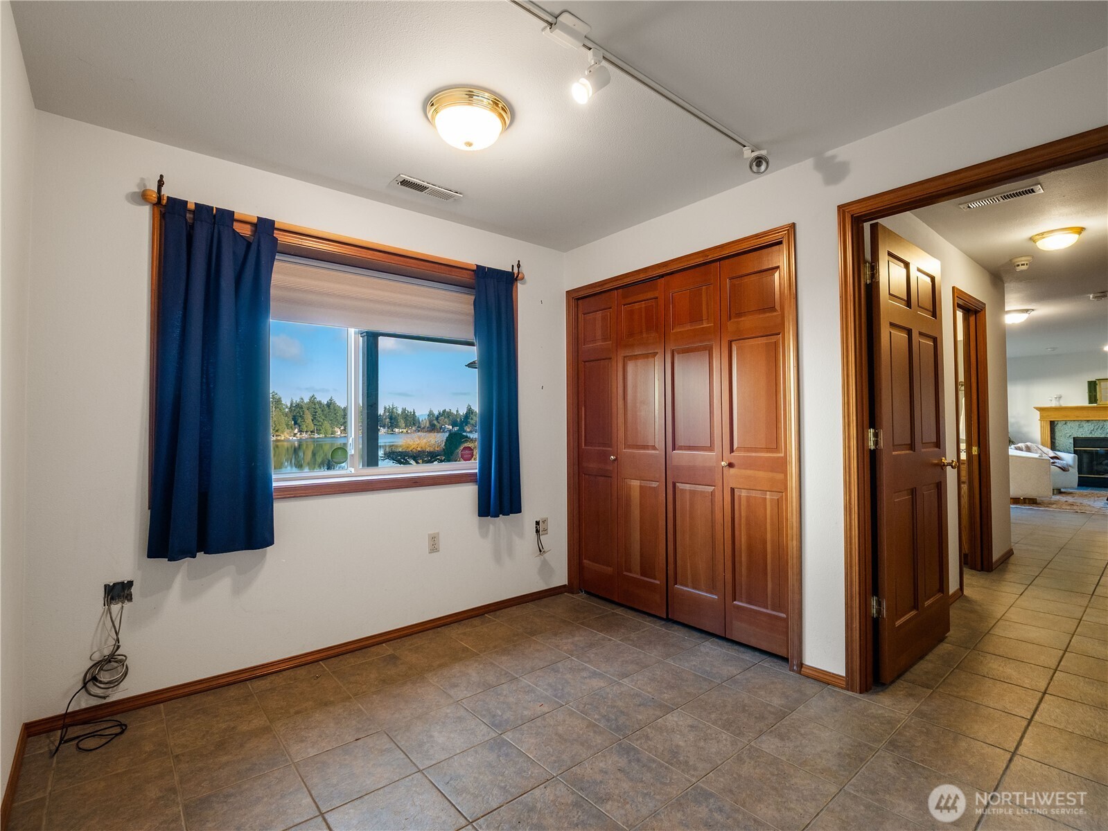 30714 19th Avenue S, Federal Way, WA 98003