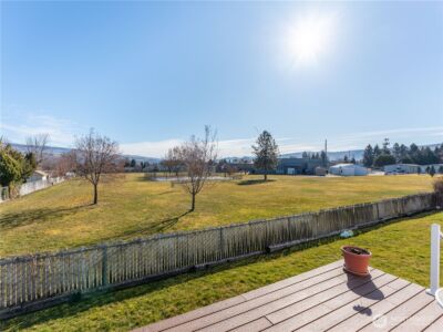 913 Meadow Ridge , Wenatchee, WA 98801 - Photo 14