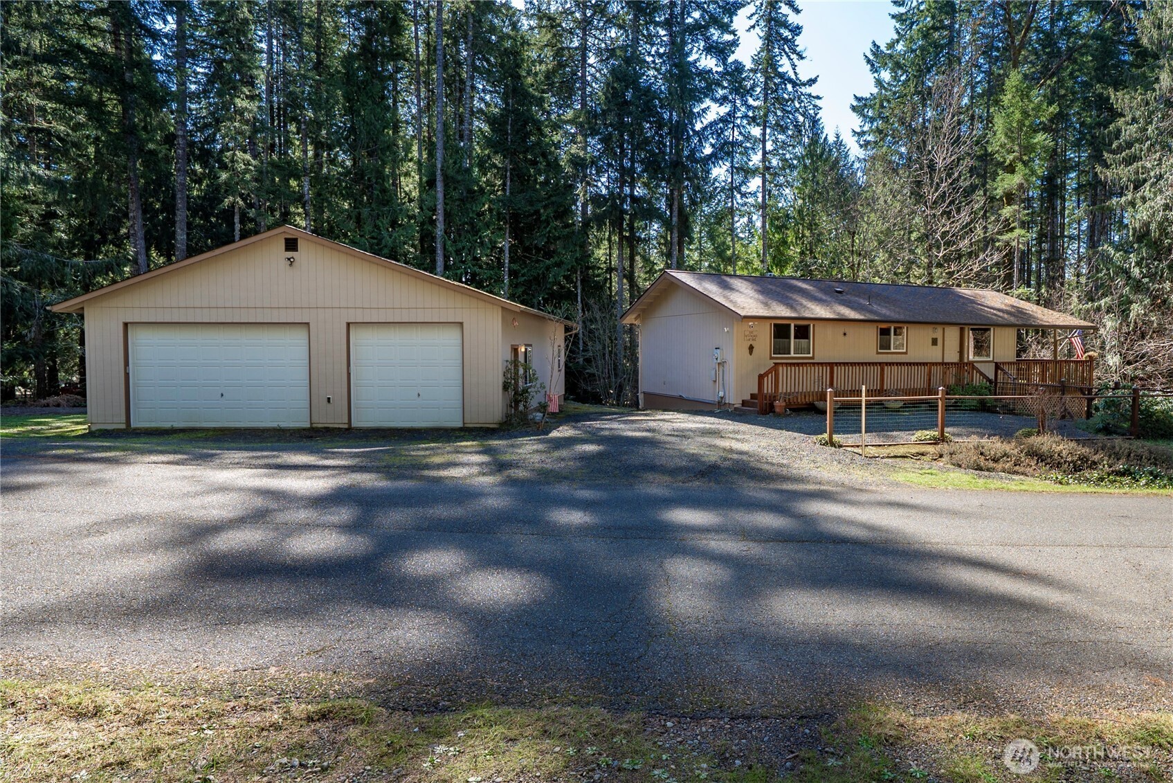 161 N Duckabush Loop , Hoodsport, WA 98548