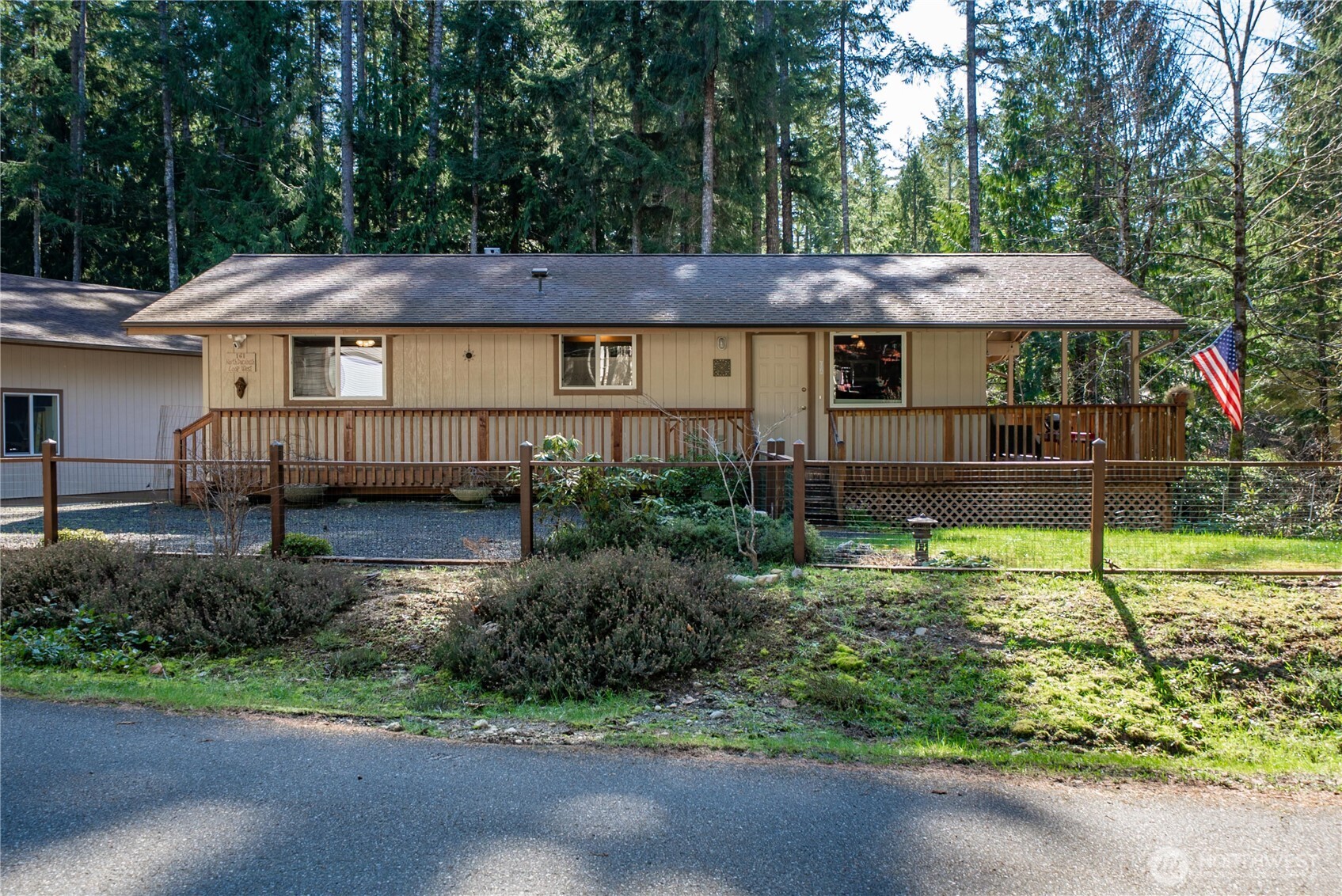 161 N Duckabush Loop , Hoodsport, WA 98548