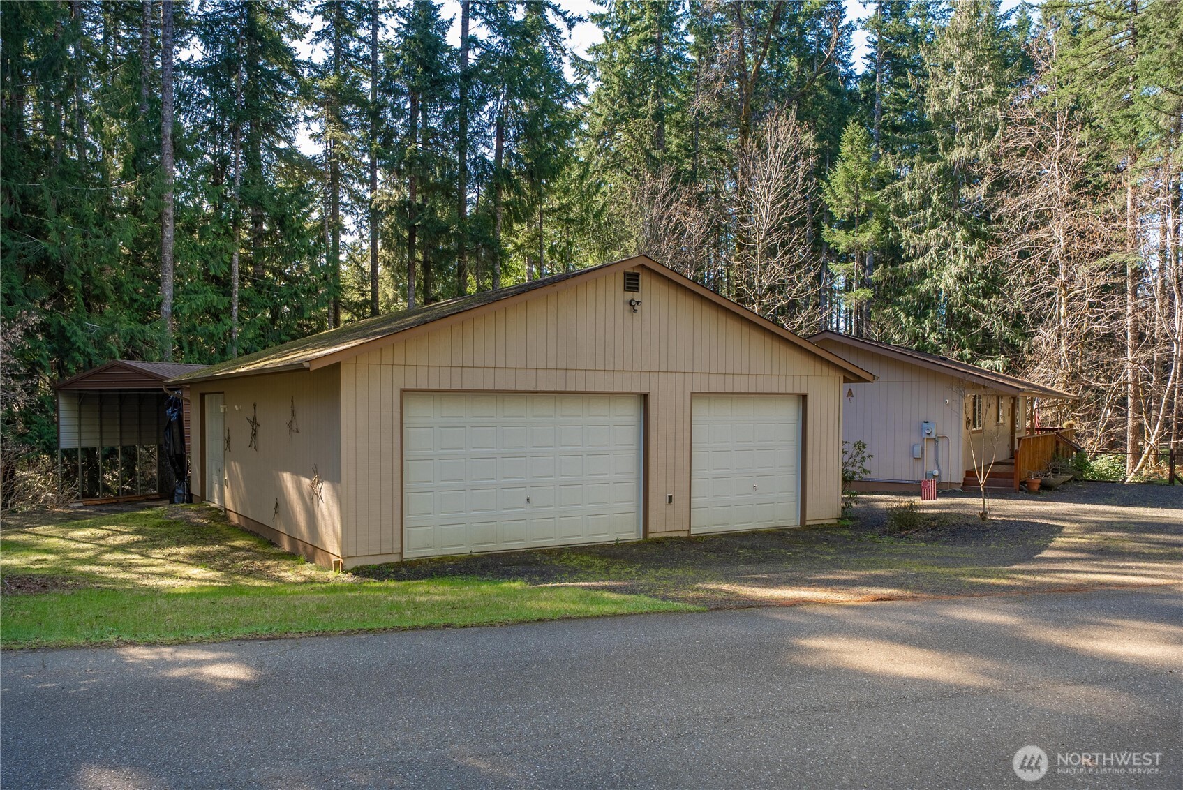 161 N Duckabush Loop , Hoodsport, WA 98548