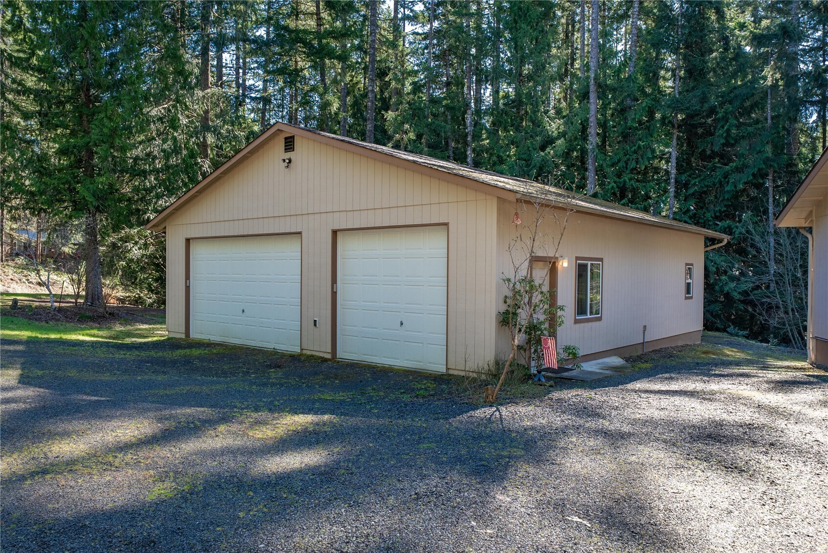 161 N Duckabush Loop , Hoodsport, WA 98548