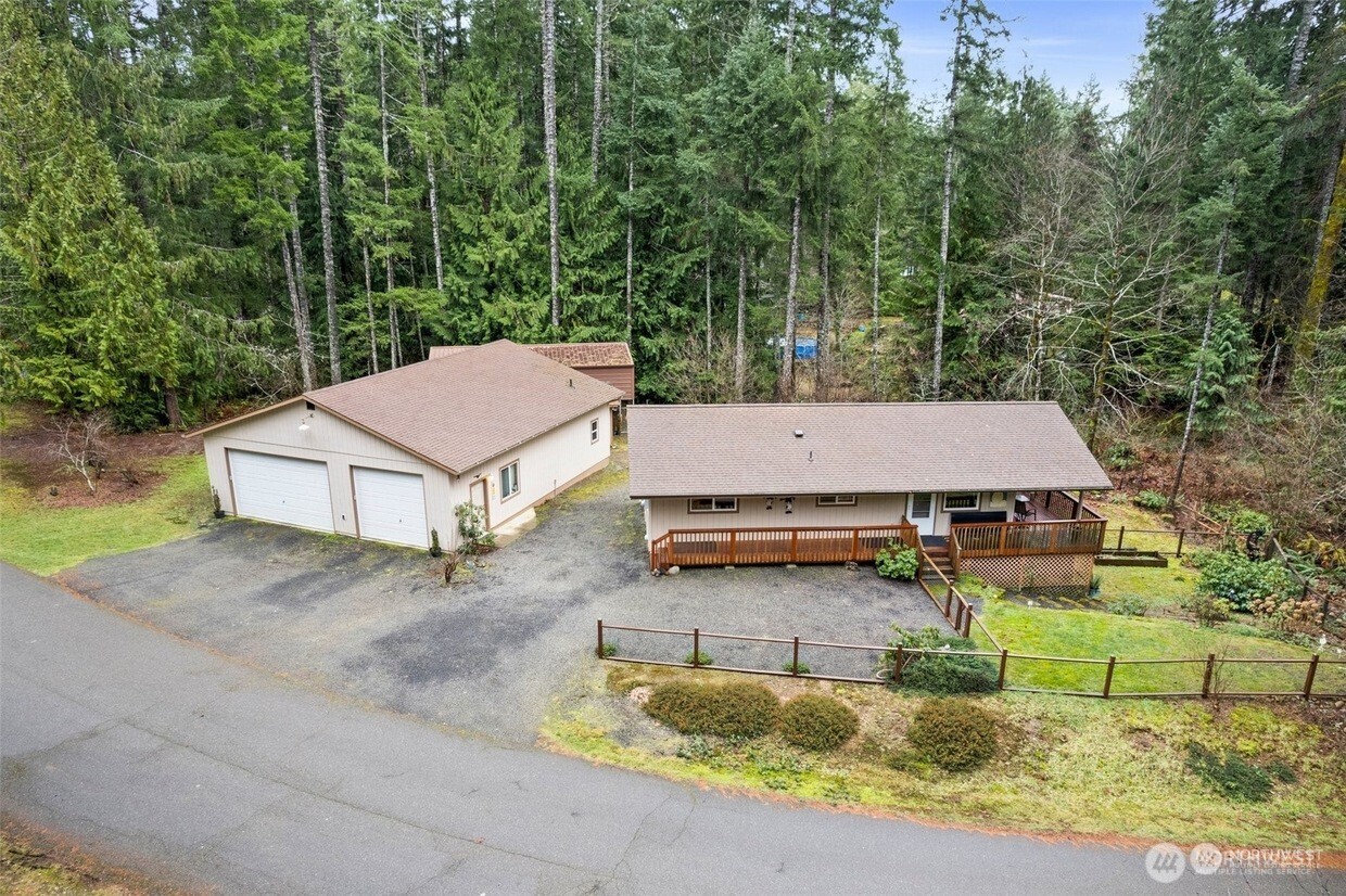 161 N Duckabush Loop , Hoodsport, WA 98548