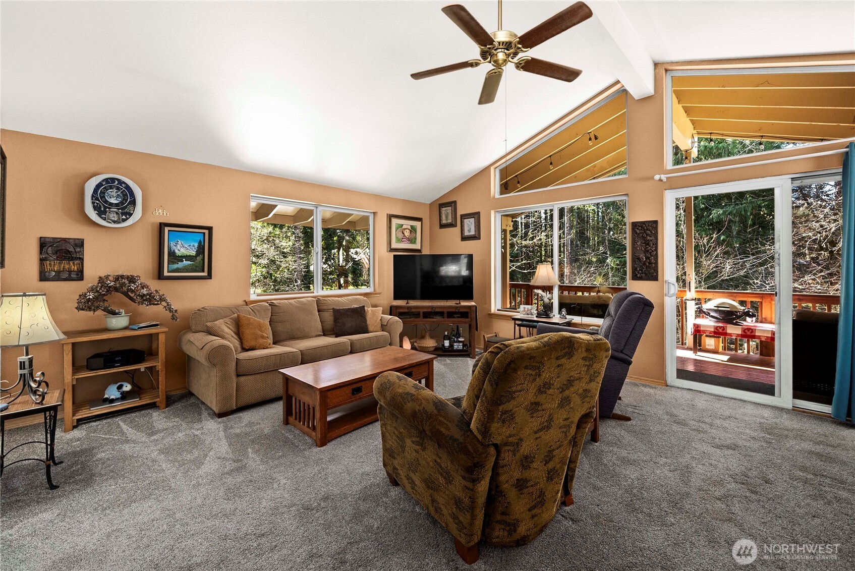 161 N Duckabush Loop , Hoodsport, WA 98548