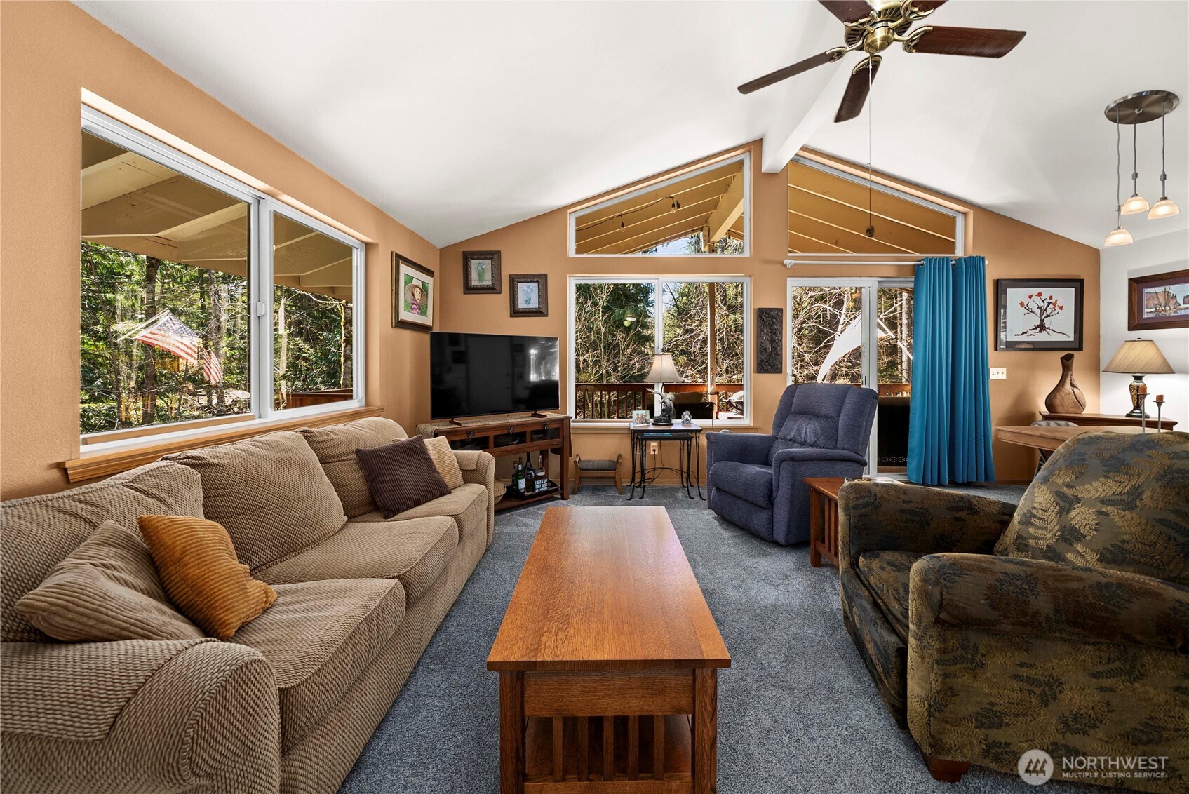 161 N Duckabush Loop , Hoodsport, WA 98548