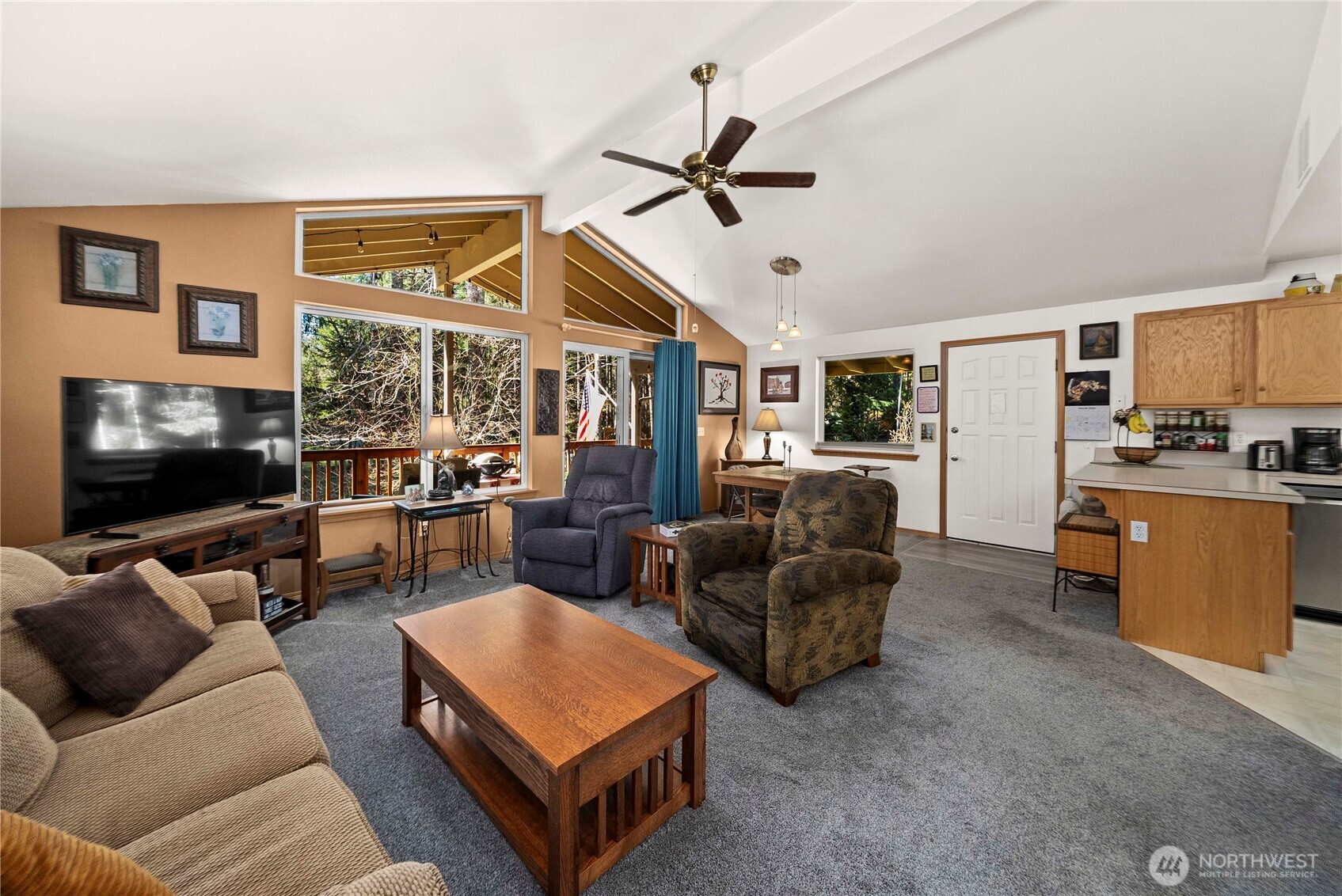 161 N Duckabush Loop , Hoodsport, WA 98548