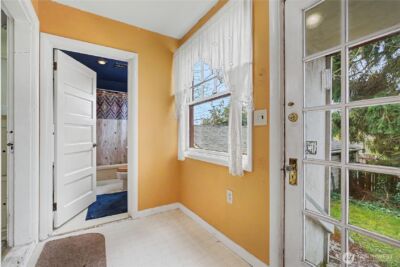 1412 N Steele Street , Tacoma, WA 98406 - Photo 9