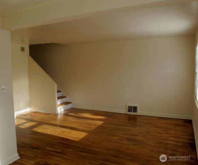 8001 Densmore Avenue N, Seattle, WA 98103 - Photo 12