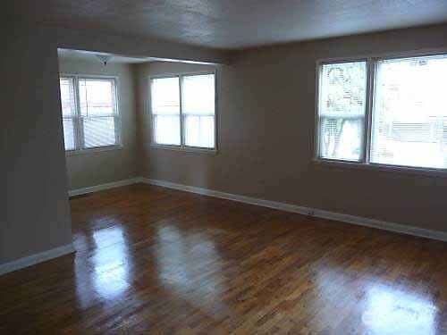 8001 Densmore Avenue N, Seattle, WA 98103