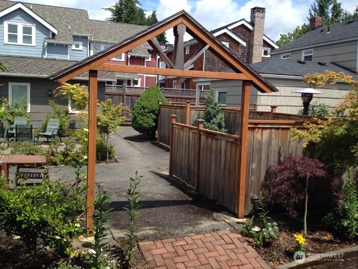 8001 Densmore Avenue N, Seattle, WA 98103