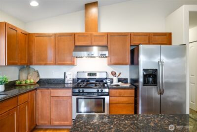 13739 Stone Avenue N, Seattle, WA 98133 - Photo 11