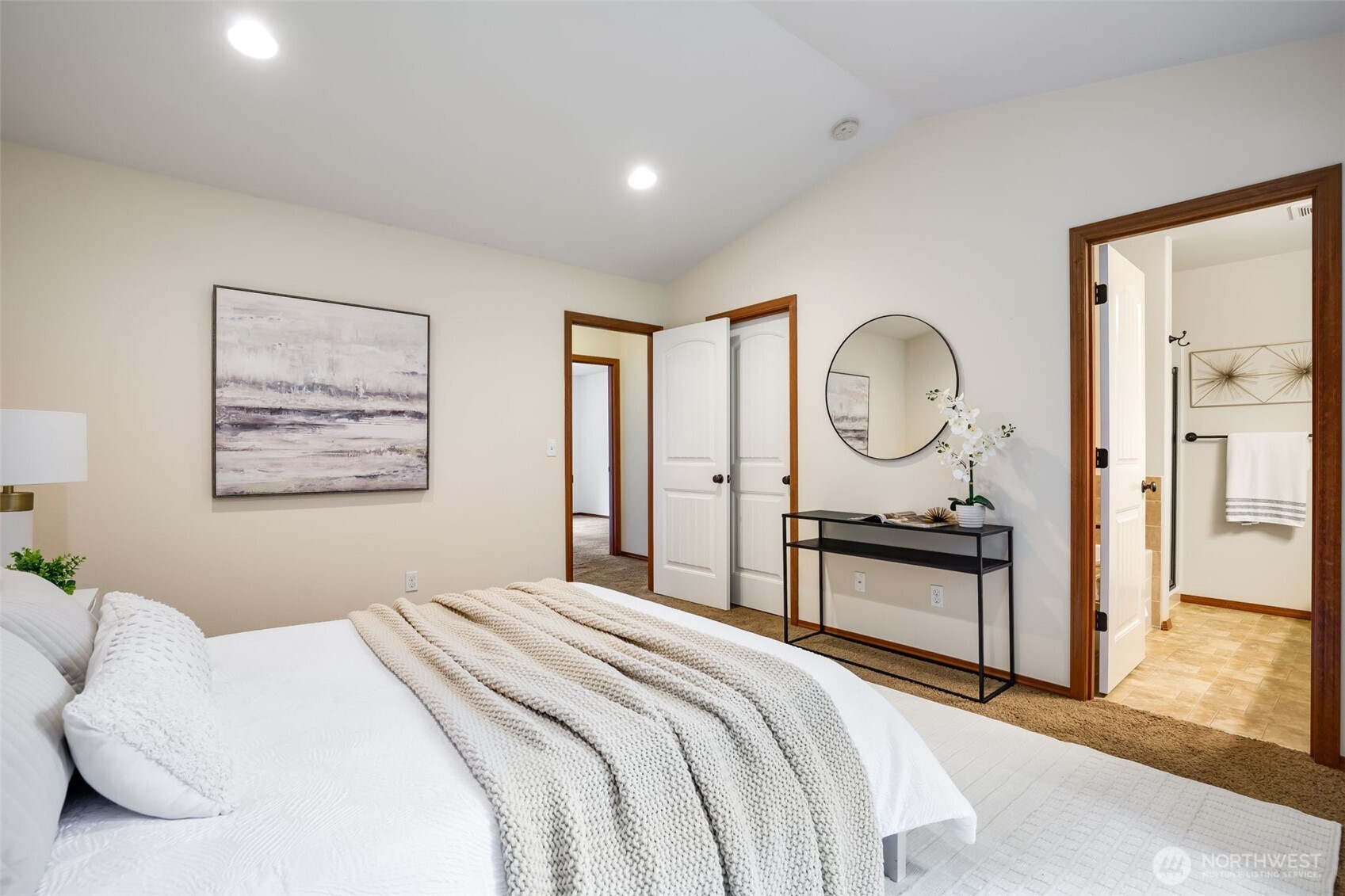 13739 Stone Avenue N, Seattle, WA 98133