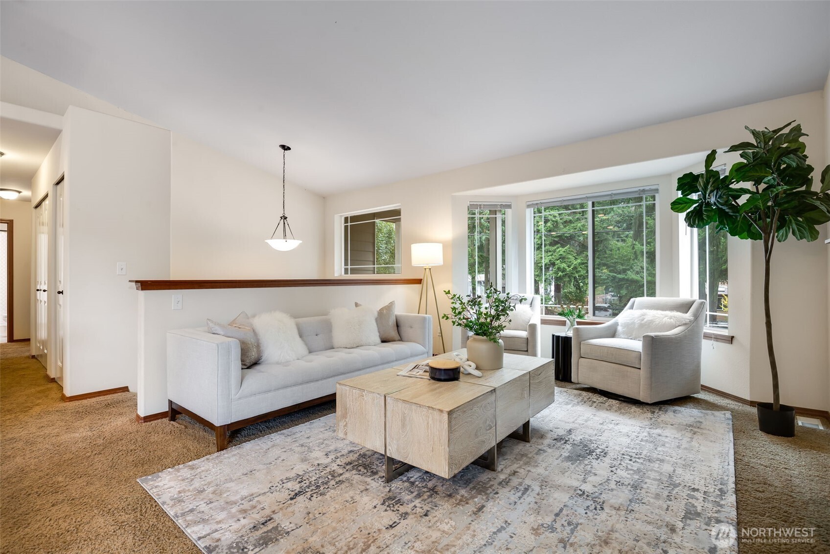 13739 Stone Avenue N, Seattle, WA 98133