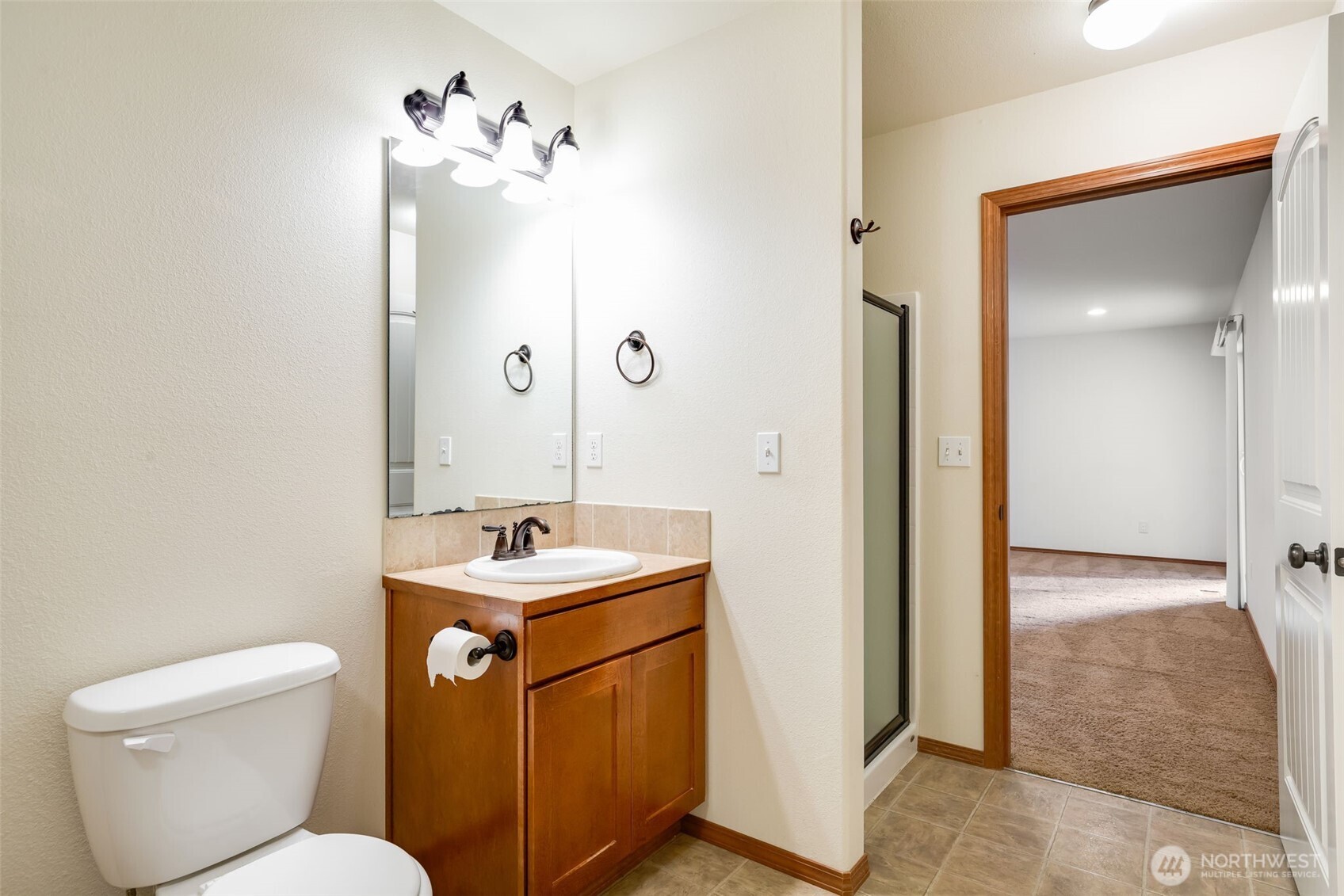 13739 Stone Avenue N, Seattle, WA 98133