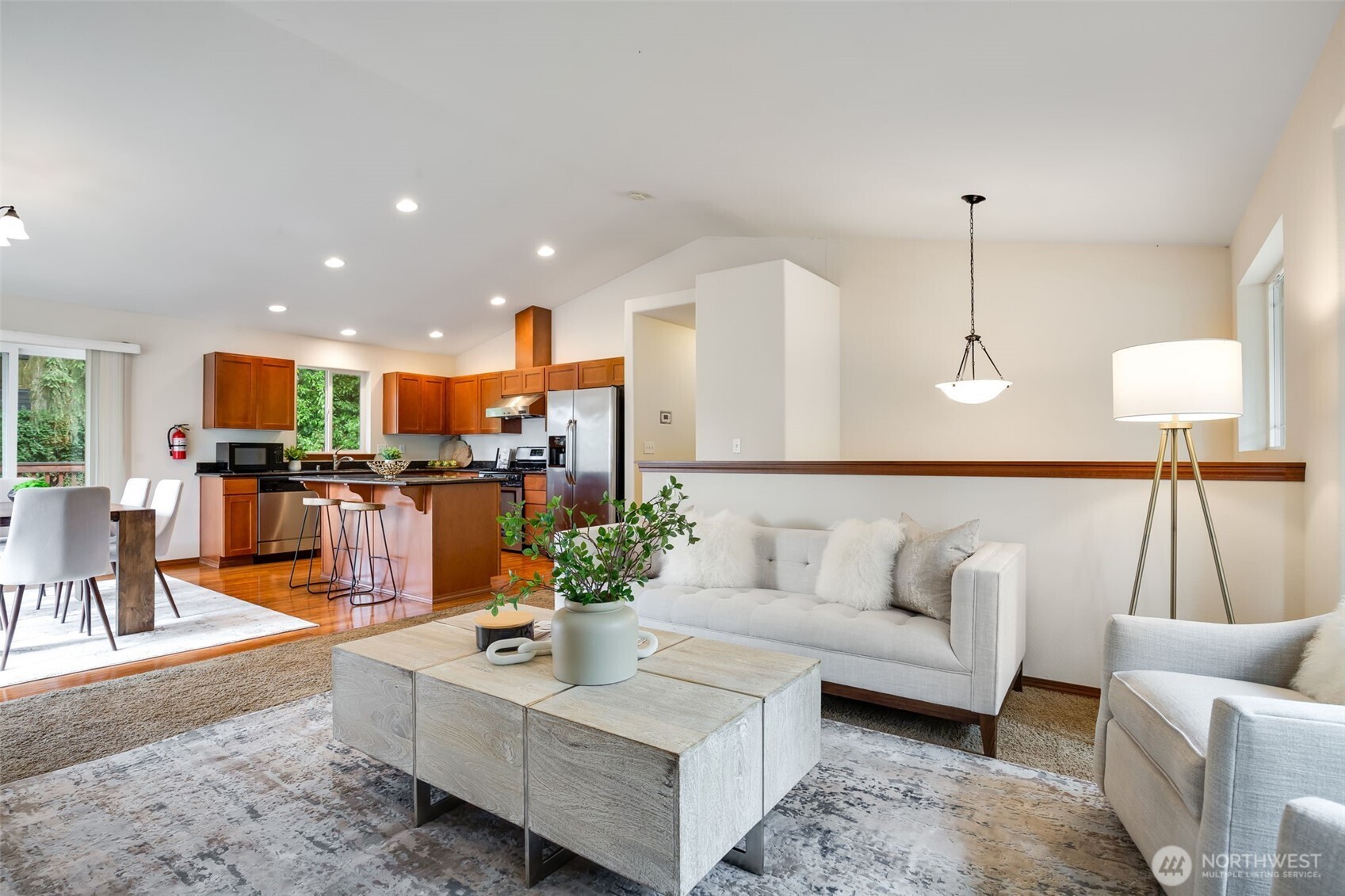 13739 Stone Avenue N, Seattle, WA 98133