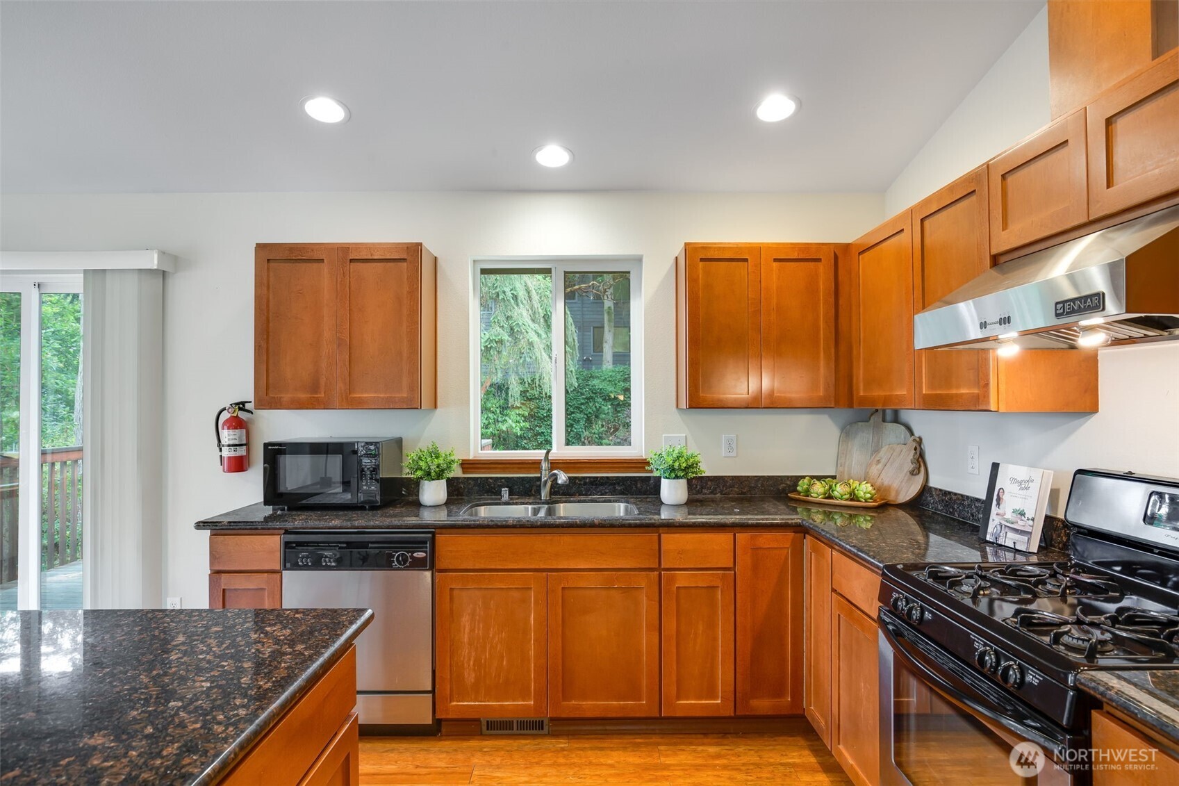 13739 Stone Avenue N, Seattle, WA 98133