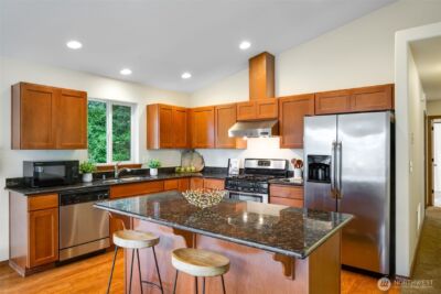 13739 Stone Avenue N, Seattle, WA 98133 - Photo 10