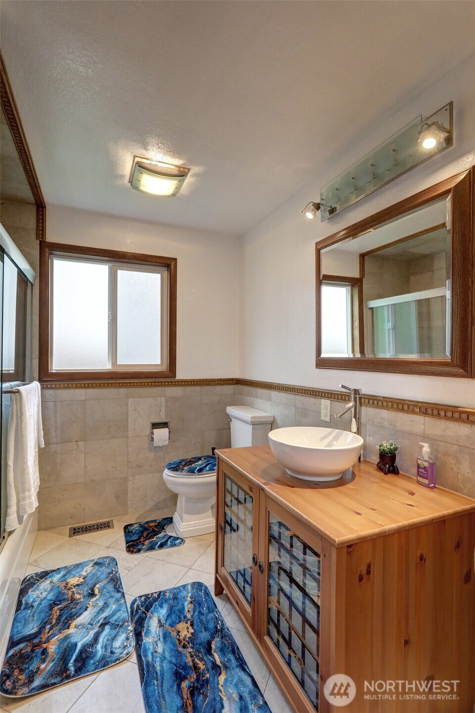 7820 NE 195th Street , Kenmore, WA 98028-5006