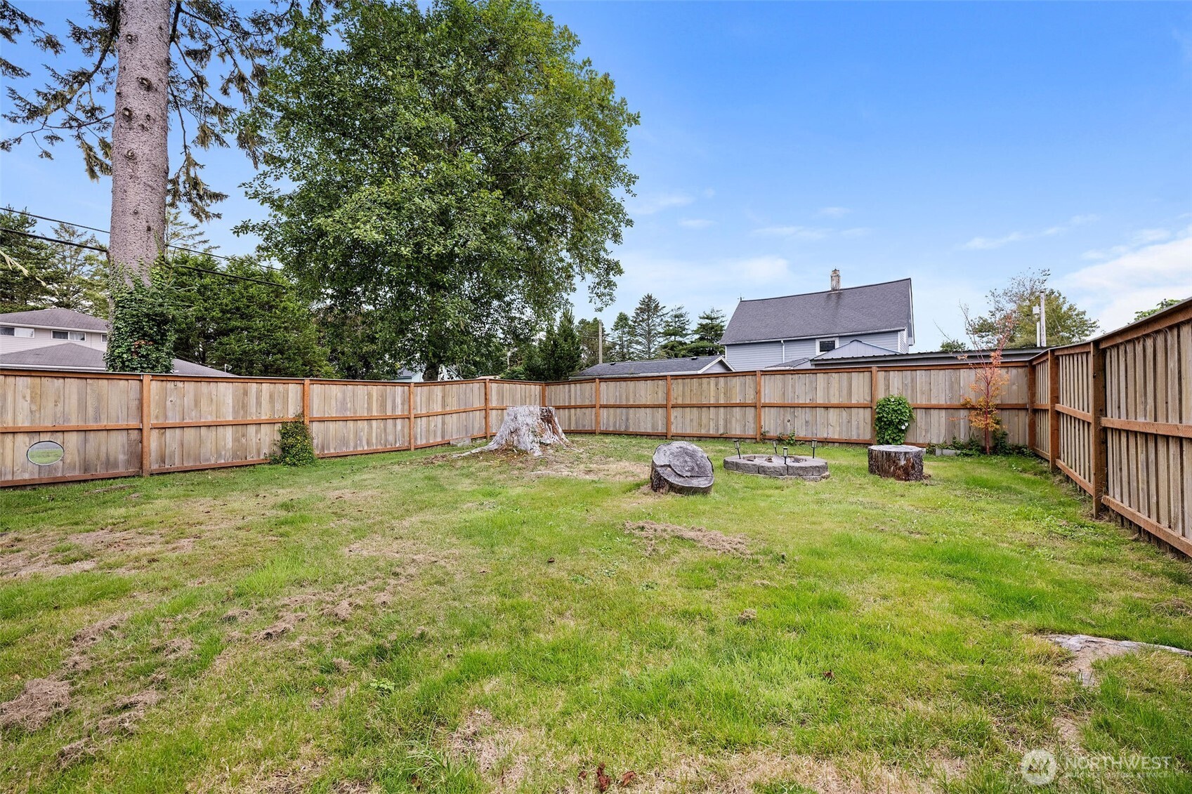 4202 L Place , Seaview, WA 98641