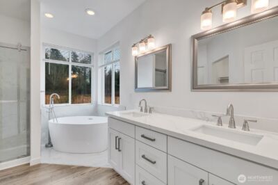21317 Locust Way , Lynnwood, WA 98036-8651 - Photo 17