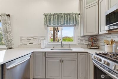 1706 NE Joanne Lane , Bremerton, WA 98311 - Photo 9