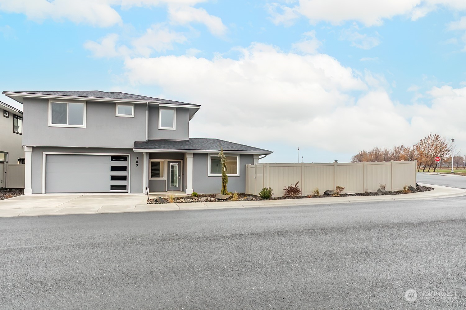 305 E Stanford Avenue , Ellensburg, WA 98926
