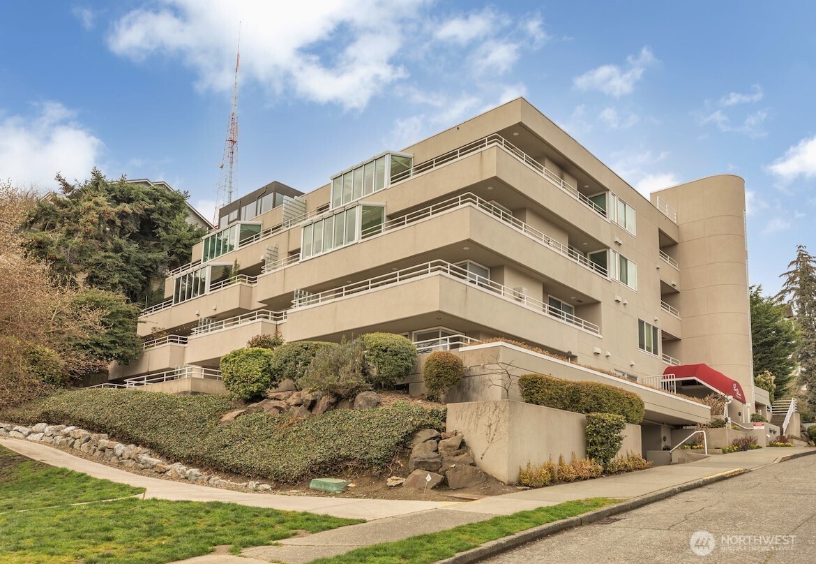 1231 5th Avenue N #101, Seattle, WA 98109