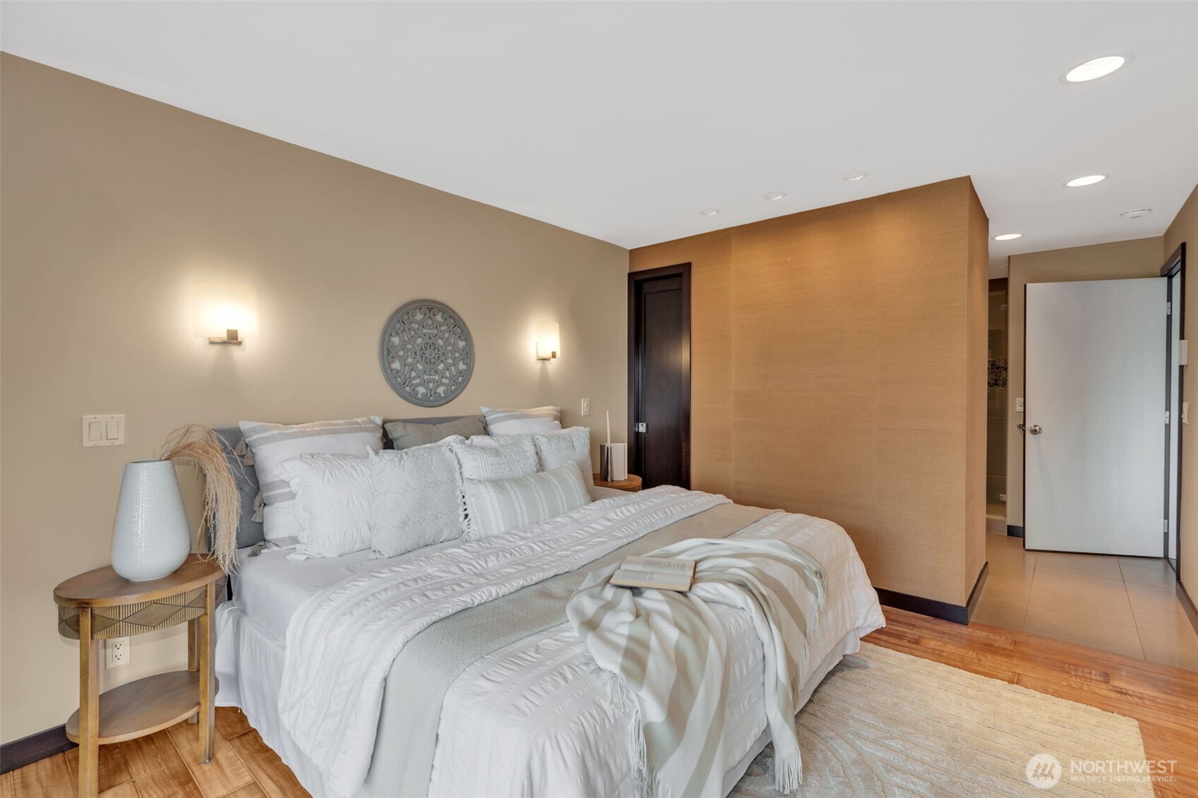 1231 5th Avenue N #101, Seattle, WA 98109