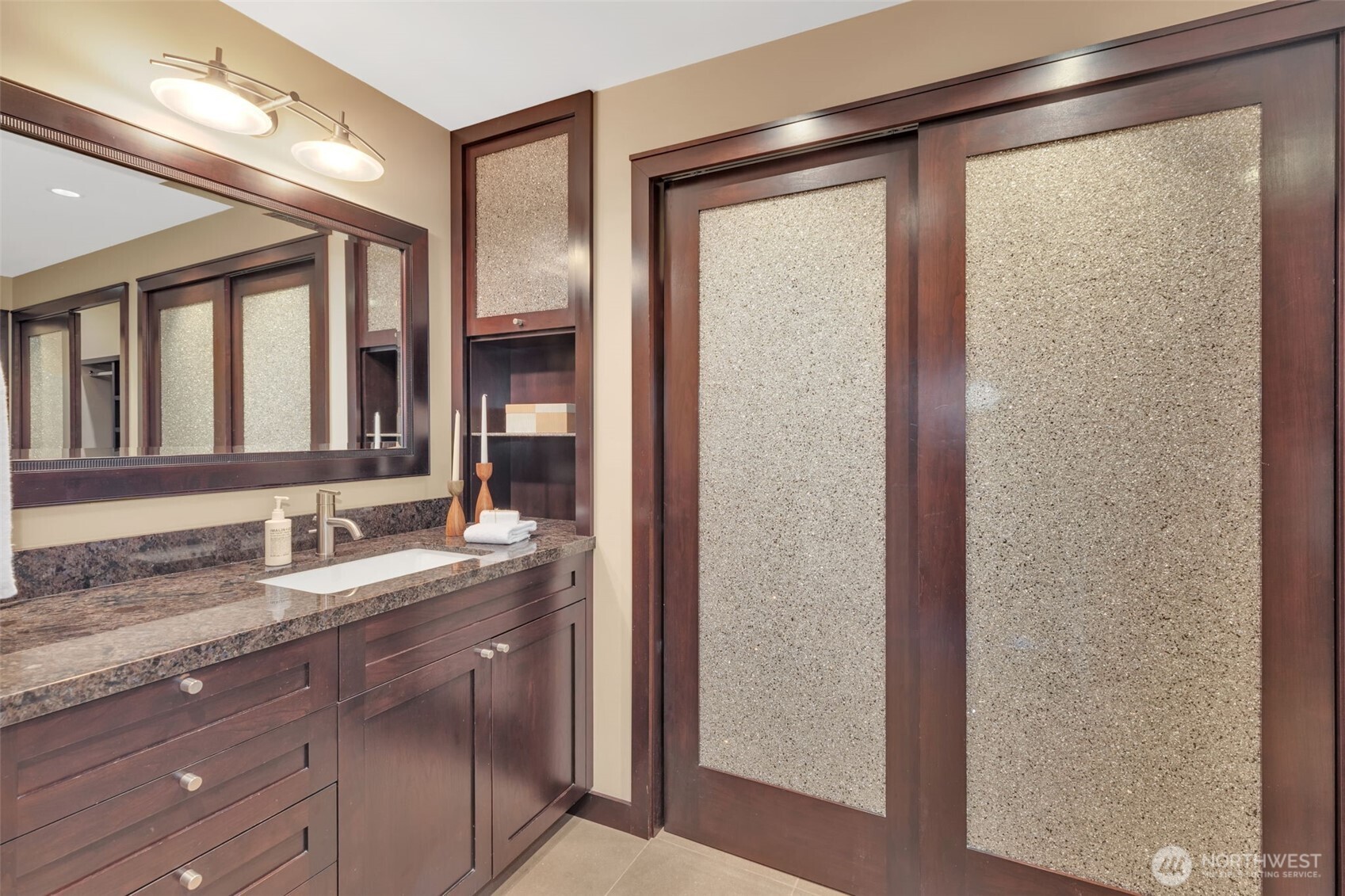 1231 5th Avenue N #101, Seattle, WA 98109