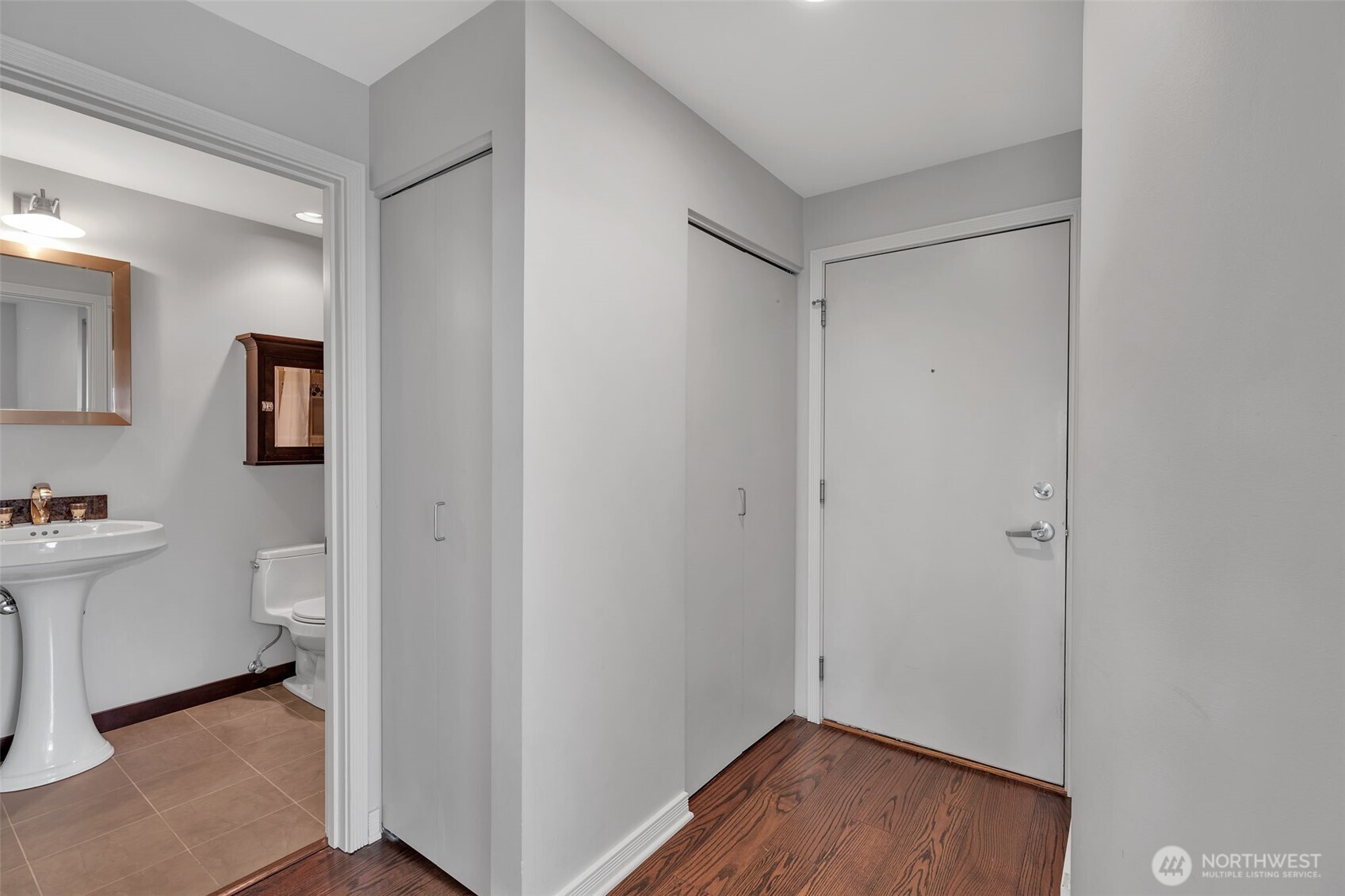 1231 5th Avenue N #101, Seattle, WA 98109