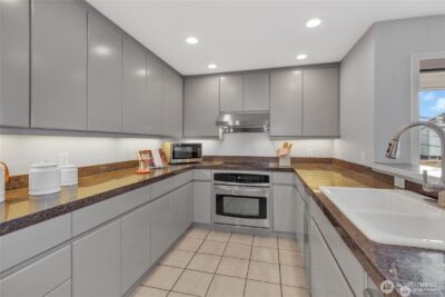 1231 5th Avenue N #101, Seattle, WA 98109 - Photo 2