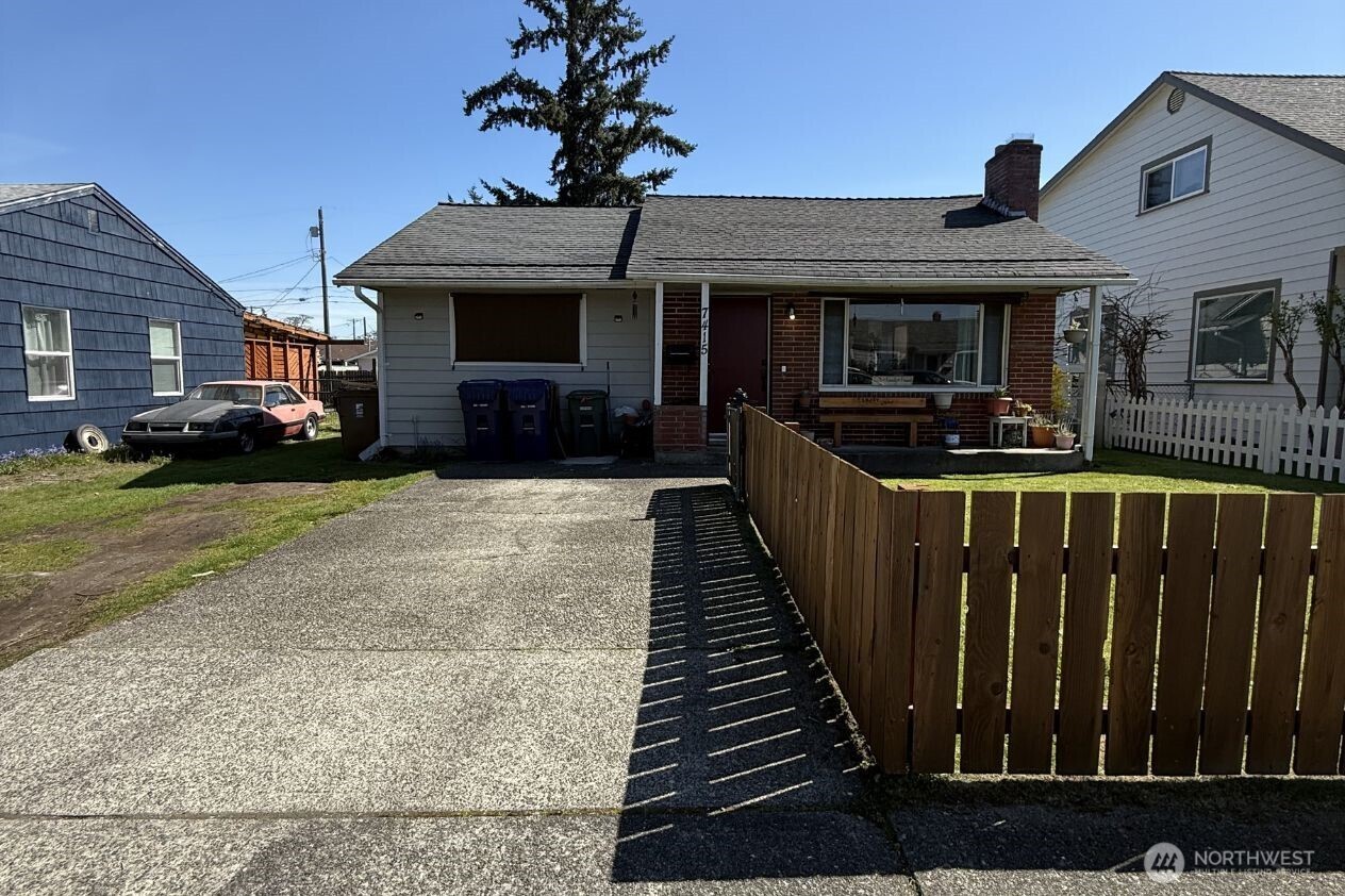 7415 S Lawrence Street , Tacoma, WA 98409