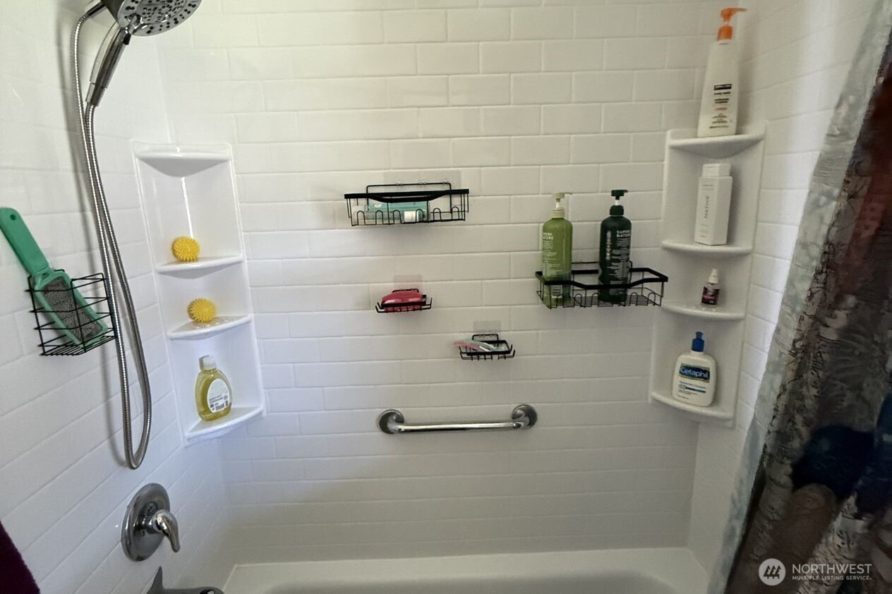 7415 S Lawrence Street , Tacoma, WA 98409