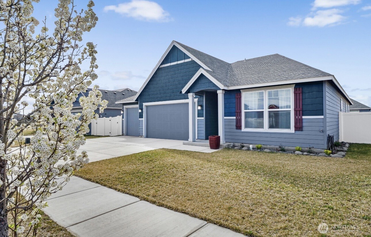 4705 W Merlin Street , Moses Lake, WA 98837
