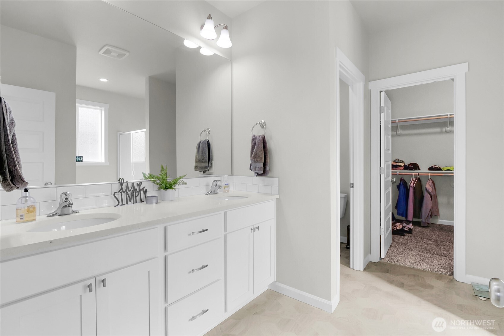 4705 W Merlin Street , Moses Lake, WA 98837