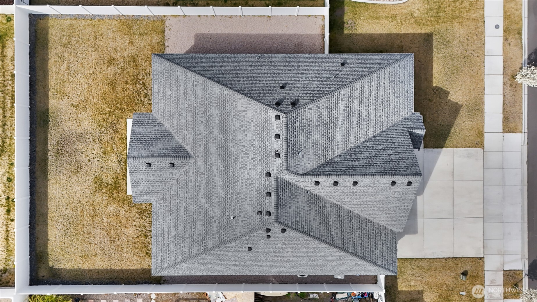 4705 W Merlin Street , Moses Lake, WA 98837