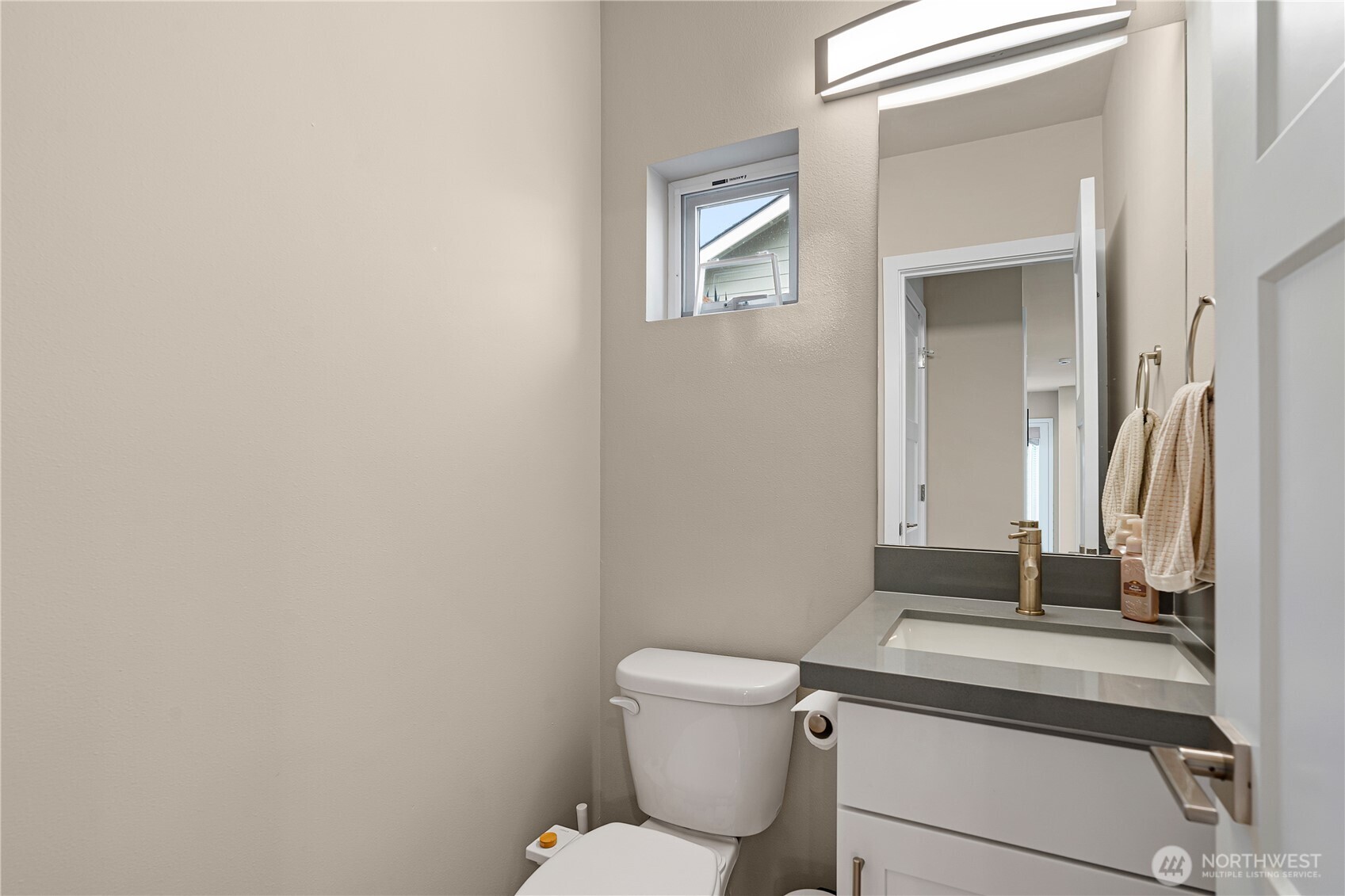 11714 B 26th Avenue NE, Seattle, WA 98125