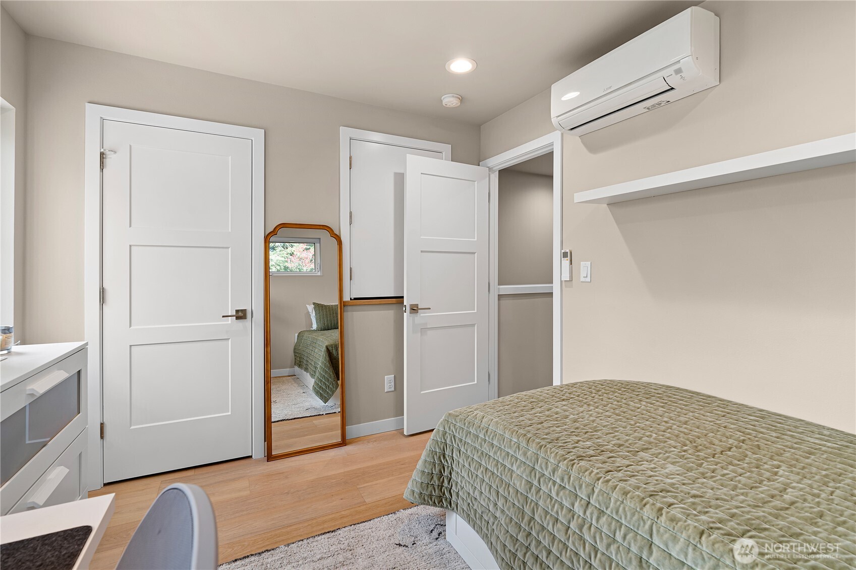 11714 B 26th Avenue NE, Seattle, WA 98125