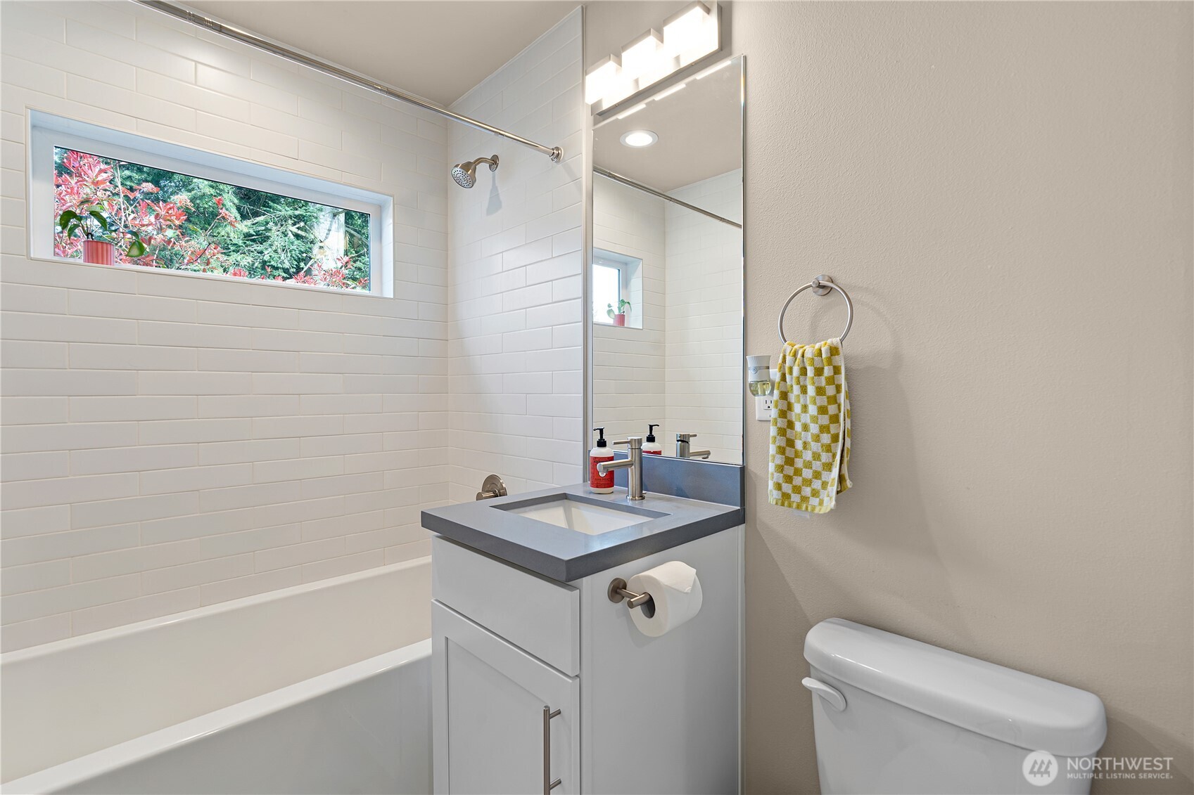 11714 B 26th Avenue NE, Seattle, WA 98125