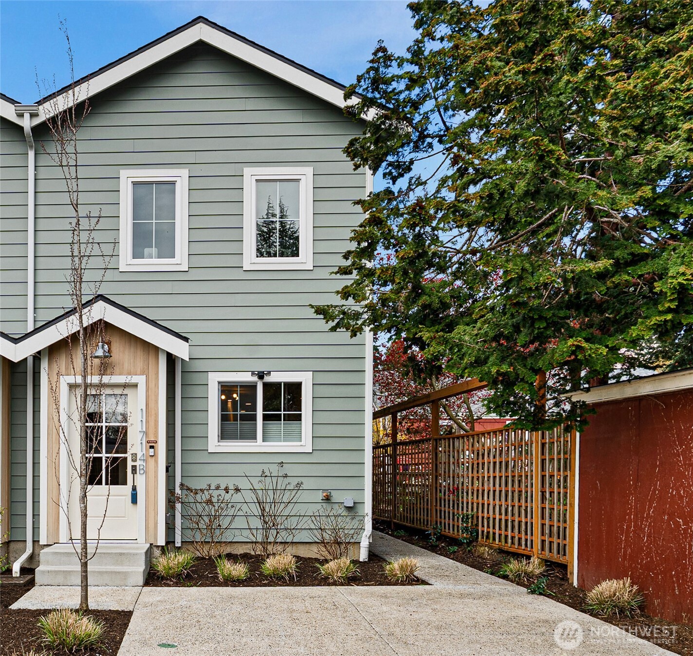 11714 B 26th Avenue NE, Seattle, WA 98125