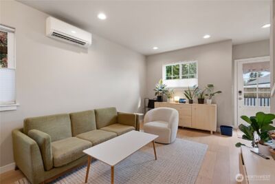 11714 B 26th Avenue NE, Seattle, WA 98125 - Photo 5