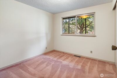 13575 Roosevelt Way N, Seattle, WA 98133 - Photo 13
