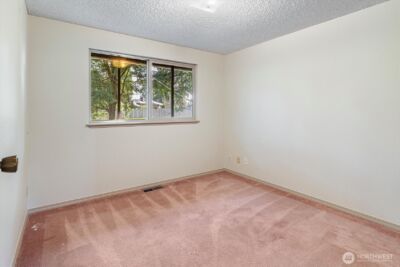 13575 Roosevelt Way N, Seattle, WA 98133 - Photo 16