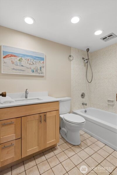 13575 Roosevelt Way N, Seattle, WA 98133 - Photo 17