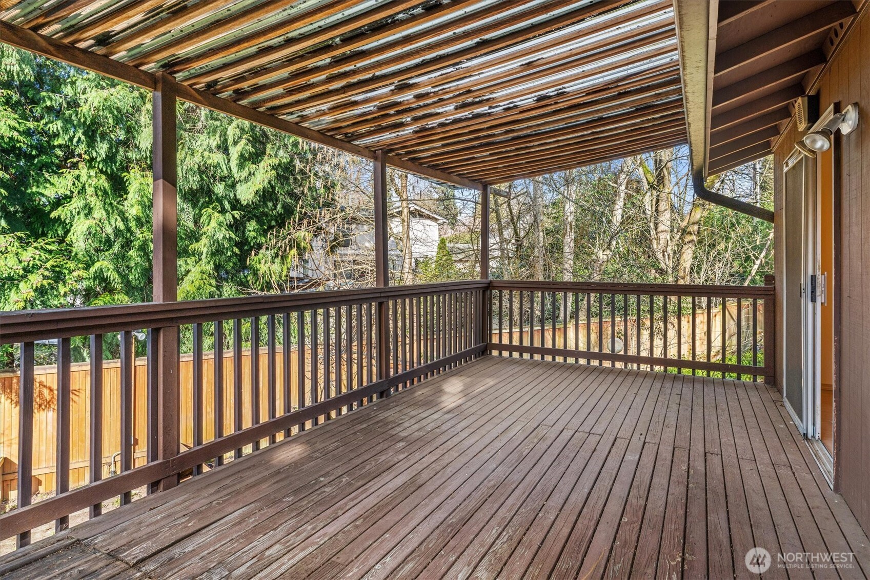 13575 Roosevelt Way N, Seattle, WA 98133