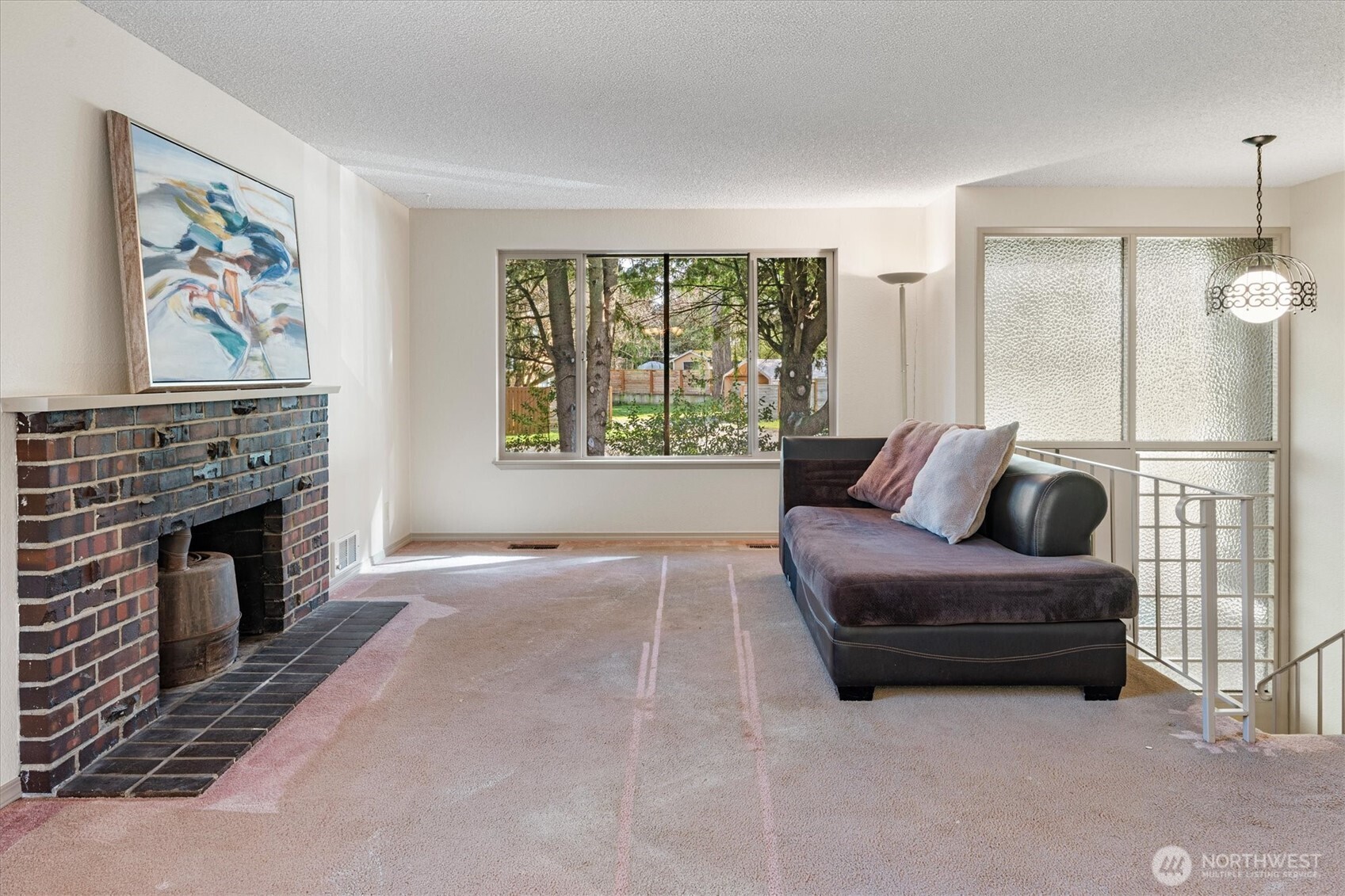 13575 Roosevelt Way N, Seattle, WA 98133